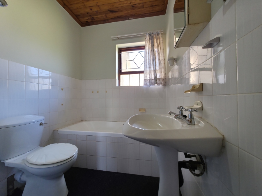 4 Bedroom Property for Sale in Wavecrest Eastern Cape